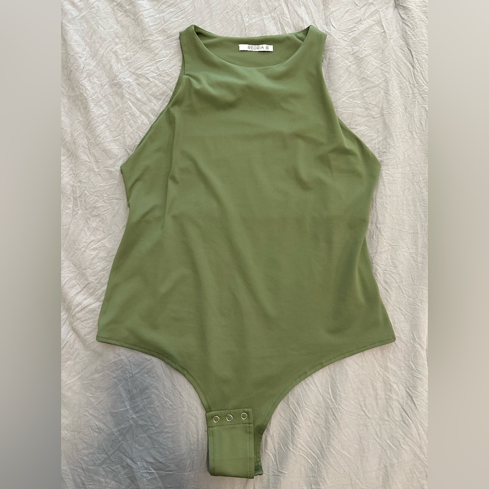 Bundle: Amazon Reoria high neck bodysuits and crop top size XL